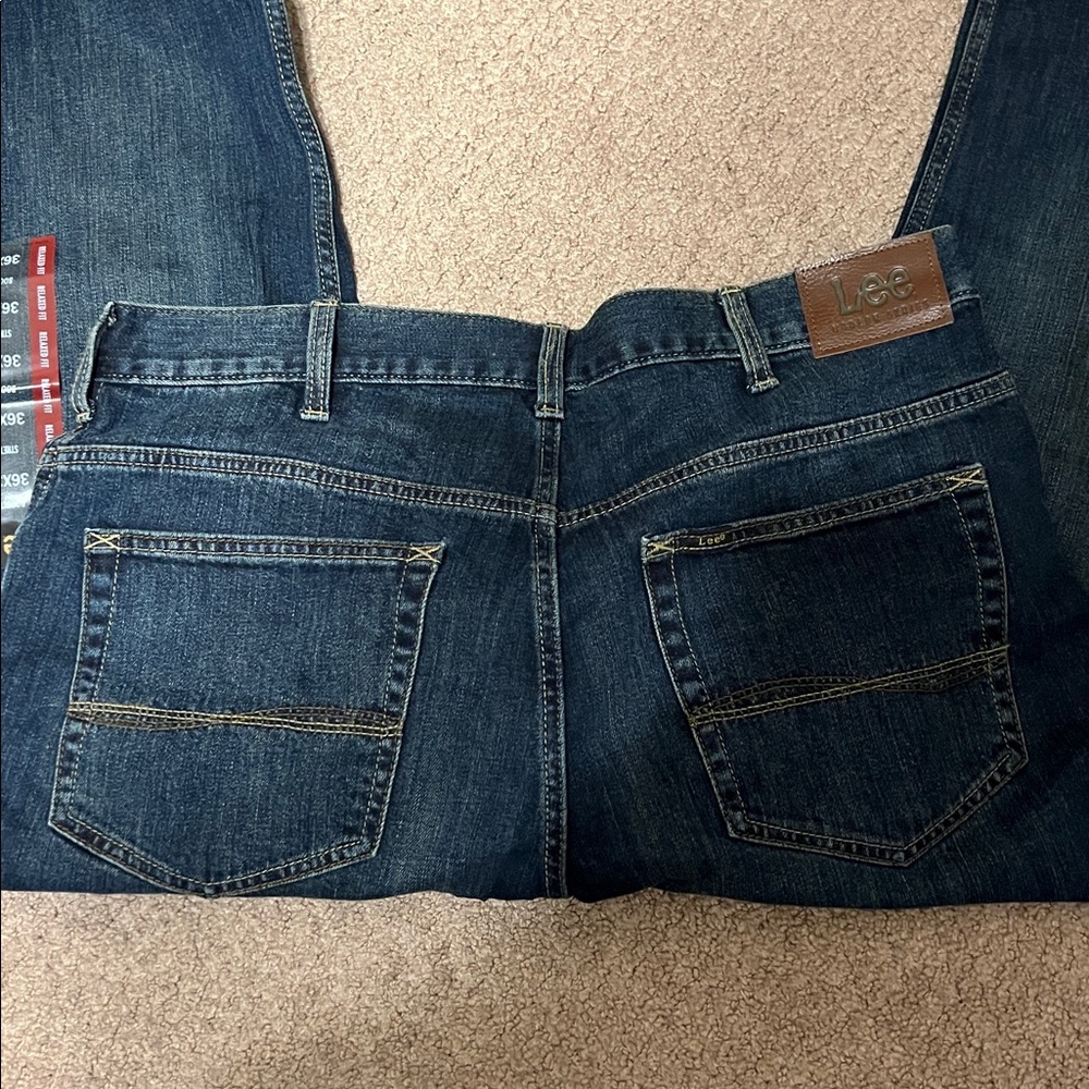 Lee Men's Relaxed Fit Denim Jeans - Picture 6 of 6
